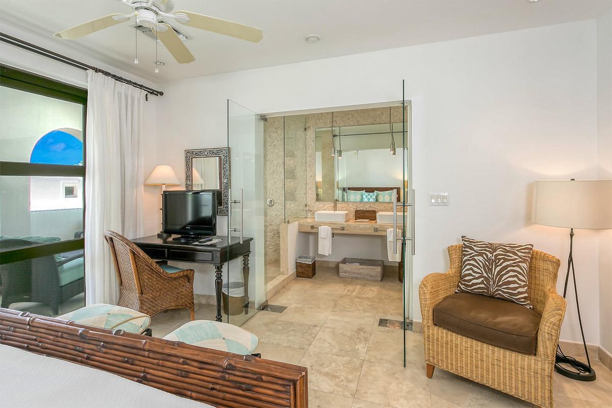Villa Rental St Martin - Bedroom with bathroom